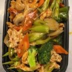 Best Hunan Chicken in Lucedale, MS